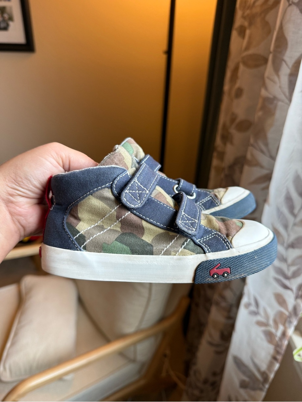 See Kai Run Kids High Top Camo Canvas Sneakers Hook & Loop Straps US 11